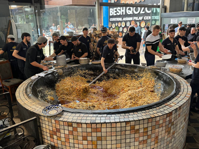 ウズベキスタン料理紹介の記事のアイキャッチ