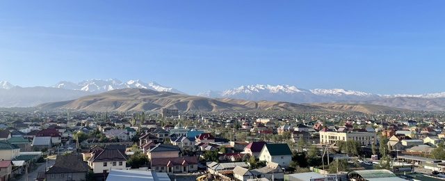 キルギスのビシュケクにある我が家からの景色
