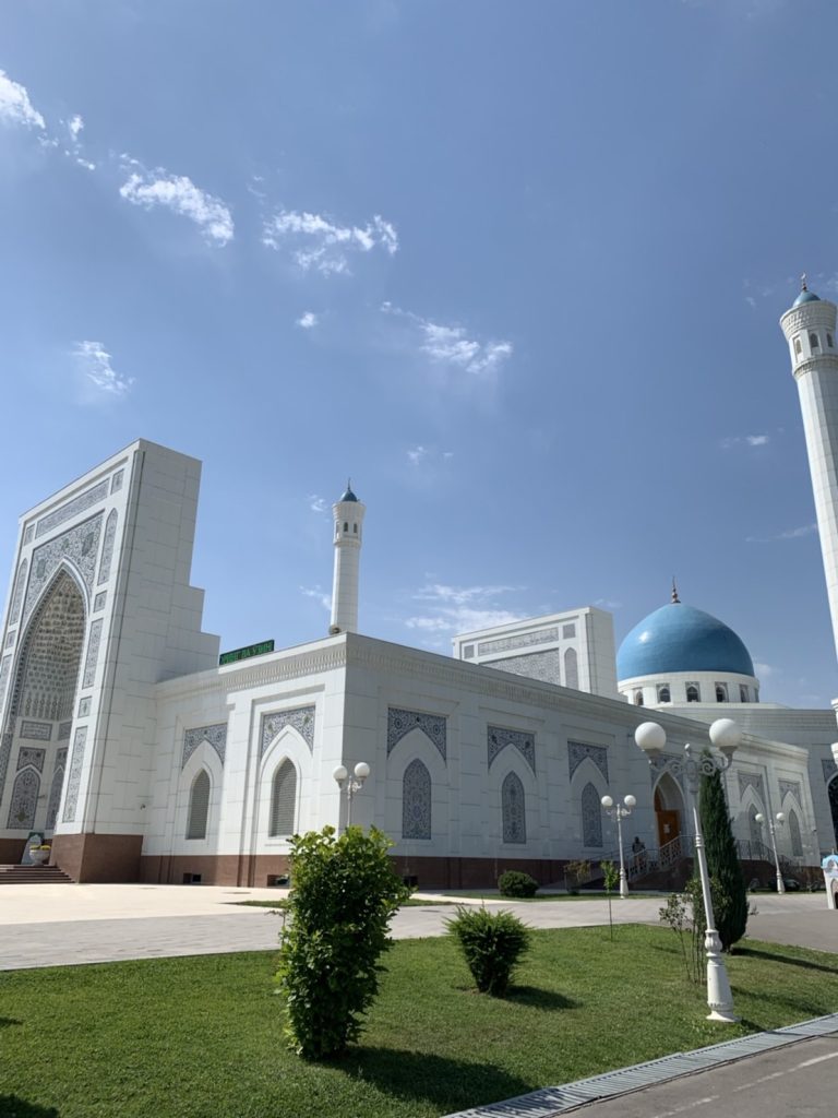 タシュケントの新しいモスクの画像