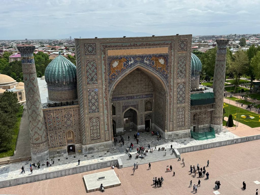 ウズベキスタンの観光地の画像のうちの一つです。