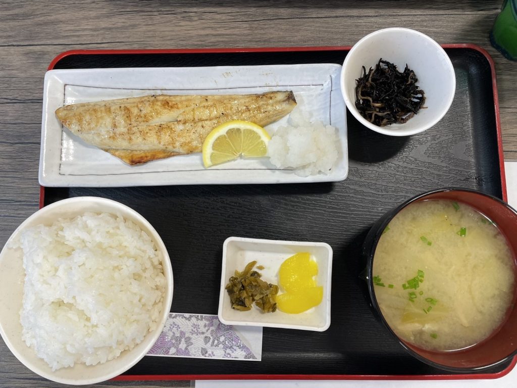 都城の魚定食屋炭干物めし処UTOのしまほっけ定食の写真